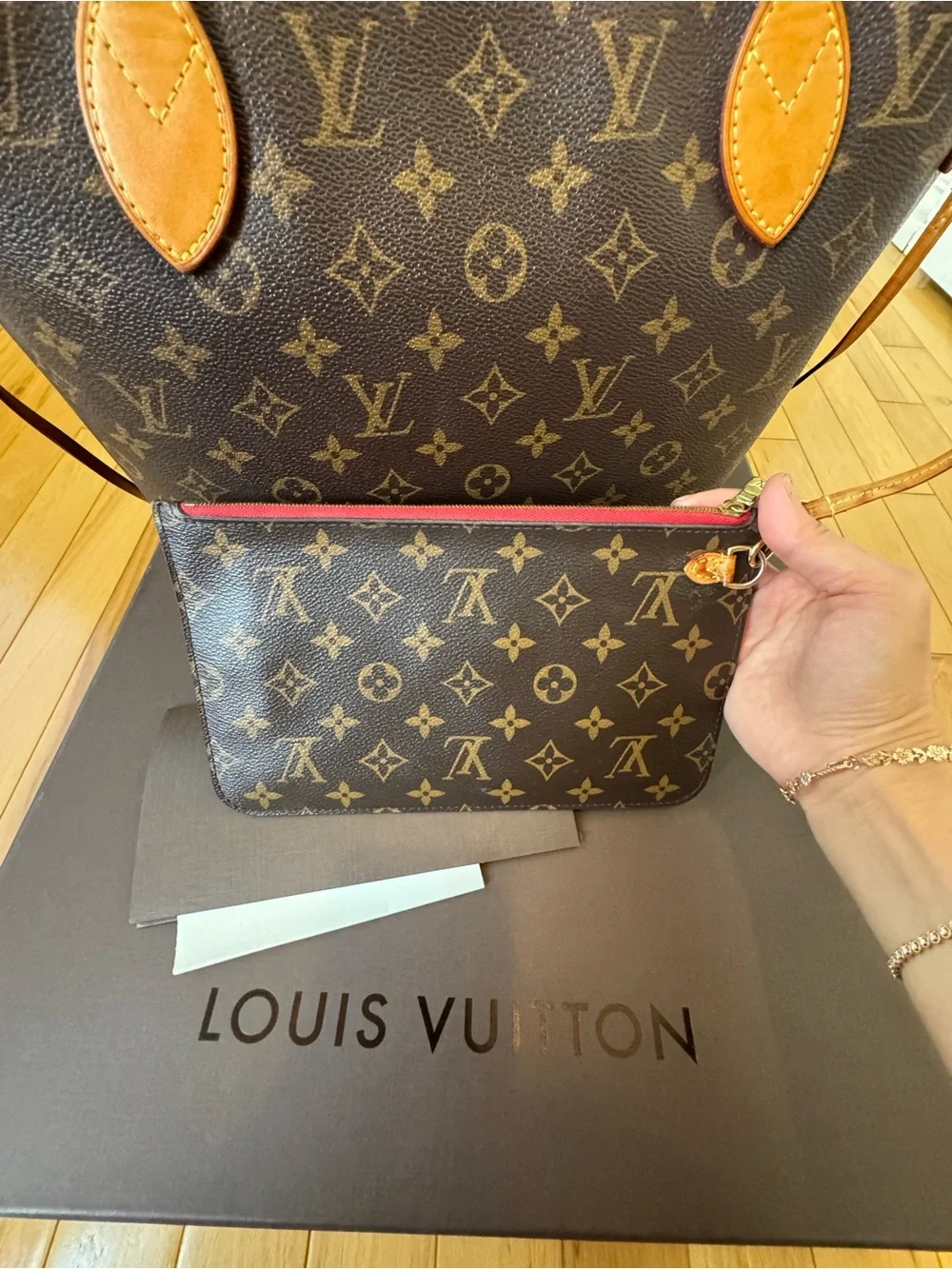 Louis Vuitton Monogram Neverfull MM Tote with receipt, box, shopping+dust bag